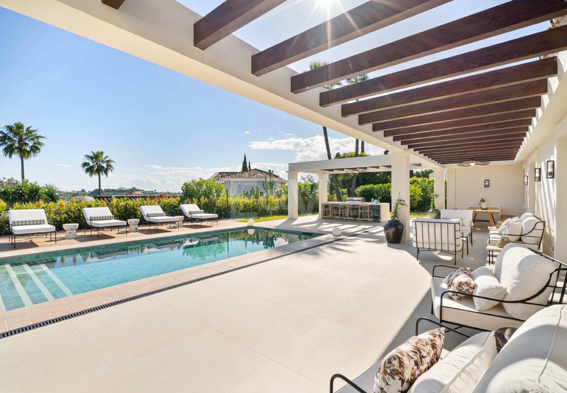 Außergewöhnliche einstöckige Villa in gesicherter Wohnanlage