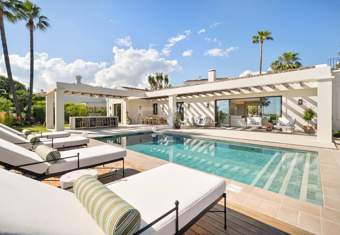 Außergewöhnliche einstöckige Villa in gesicherter Wohnanlage