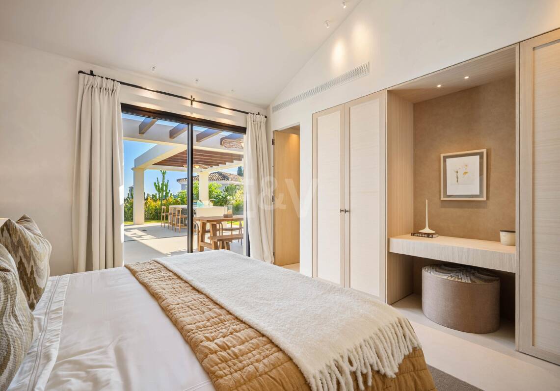Exceptional One-Level Villa in a gated community in Nueva Andalucía