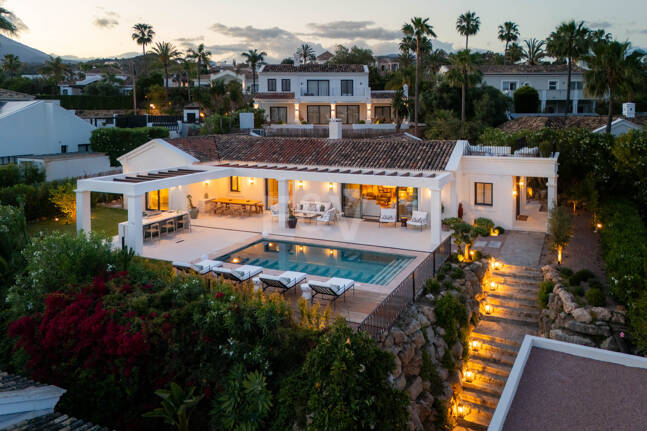 Außergewöhnliche einstöckige Villa in gesicherter Wohnanlage