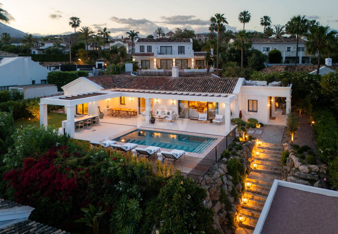 Außergewöhnliche einstöckige Villa in gesicherter Wohnanlage