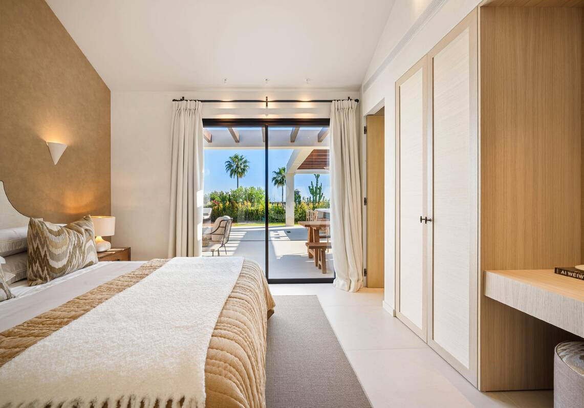 Exceptional One-Level Villa in a gated community in Nueva Andalucía