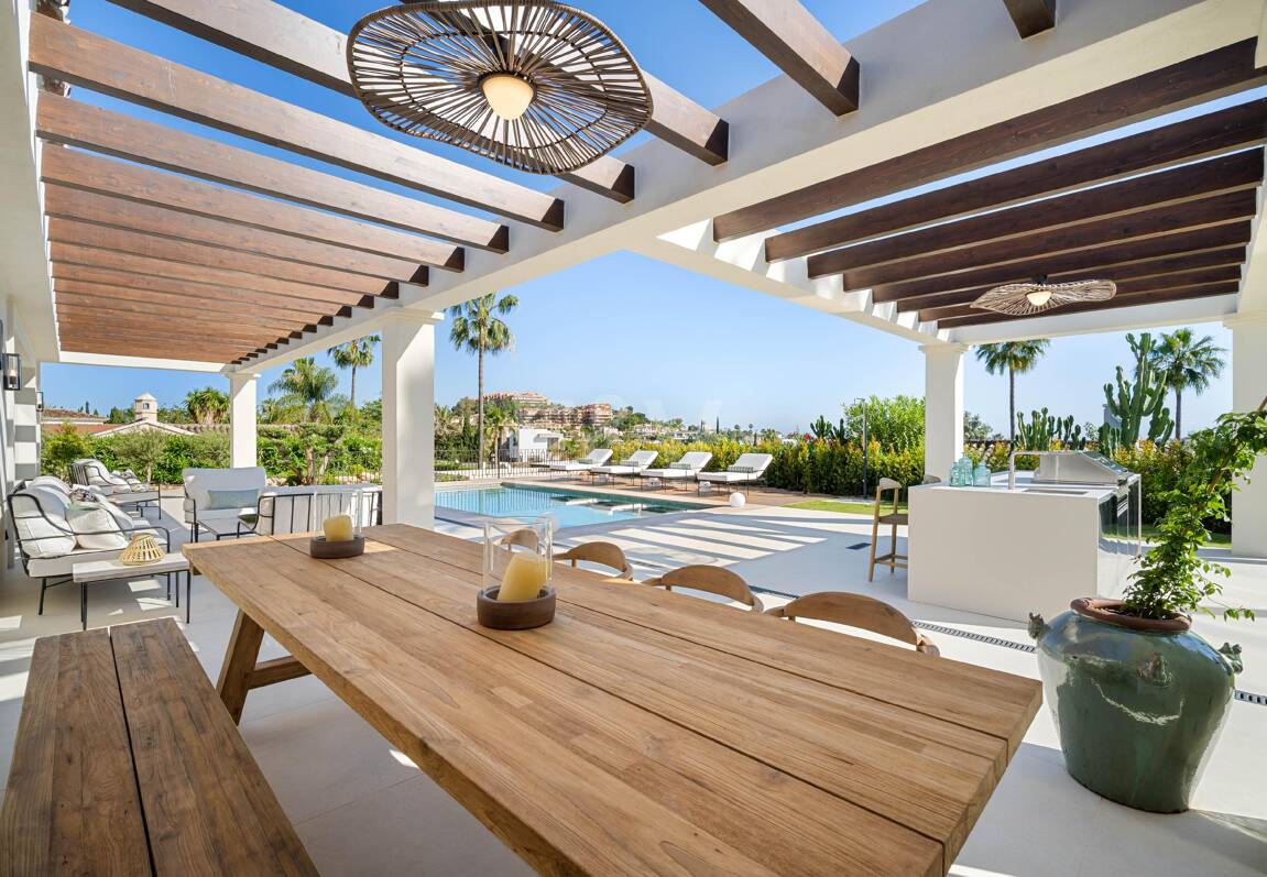 Außergewöhnliche einstöckige Villa in gesicherter Wohnanlage