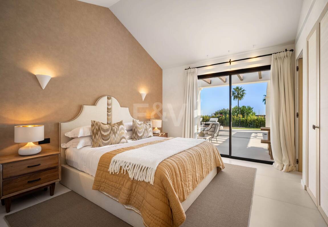 Außergewöhnliche einstöckige Villa in gesicherter Wohnanlage