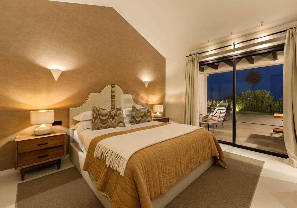 Exceptional One-Level Villa in a gated community in Nueva Andalucía