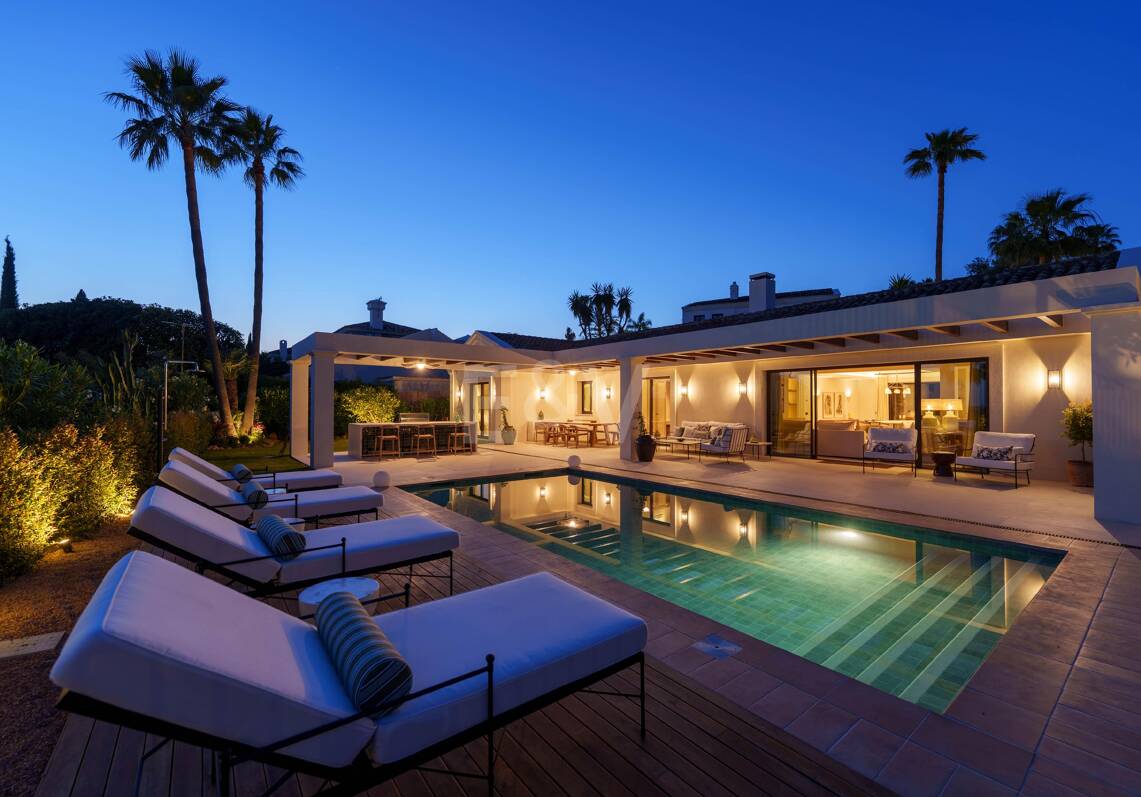 Exceptional One-Level Villa in a gated community in Nueva Andalucía