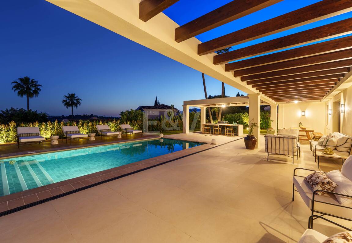 Außergewöhnliche einstöckige Villa in gesicherter Wohnanlage