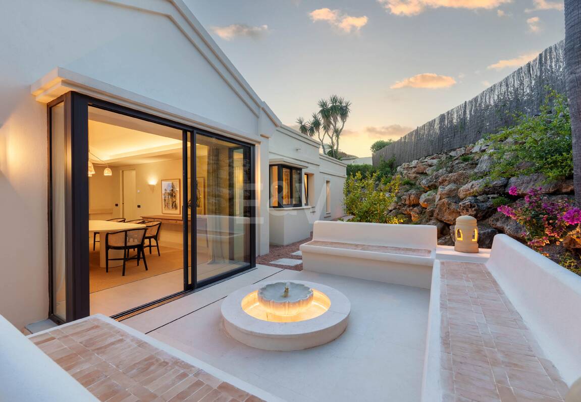 Außergewöhnliche einstöckige Villa in gesicherter Wohnanlage