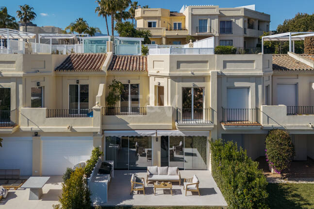 Renoverat radhus med havsutsikt i la Quinta Hills