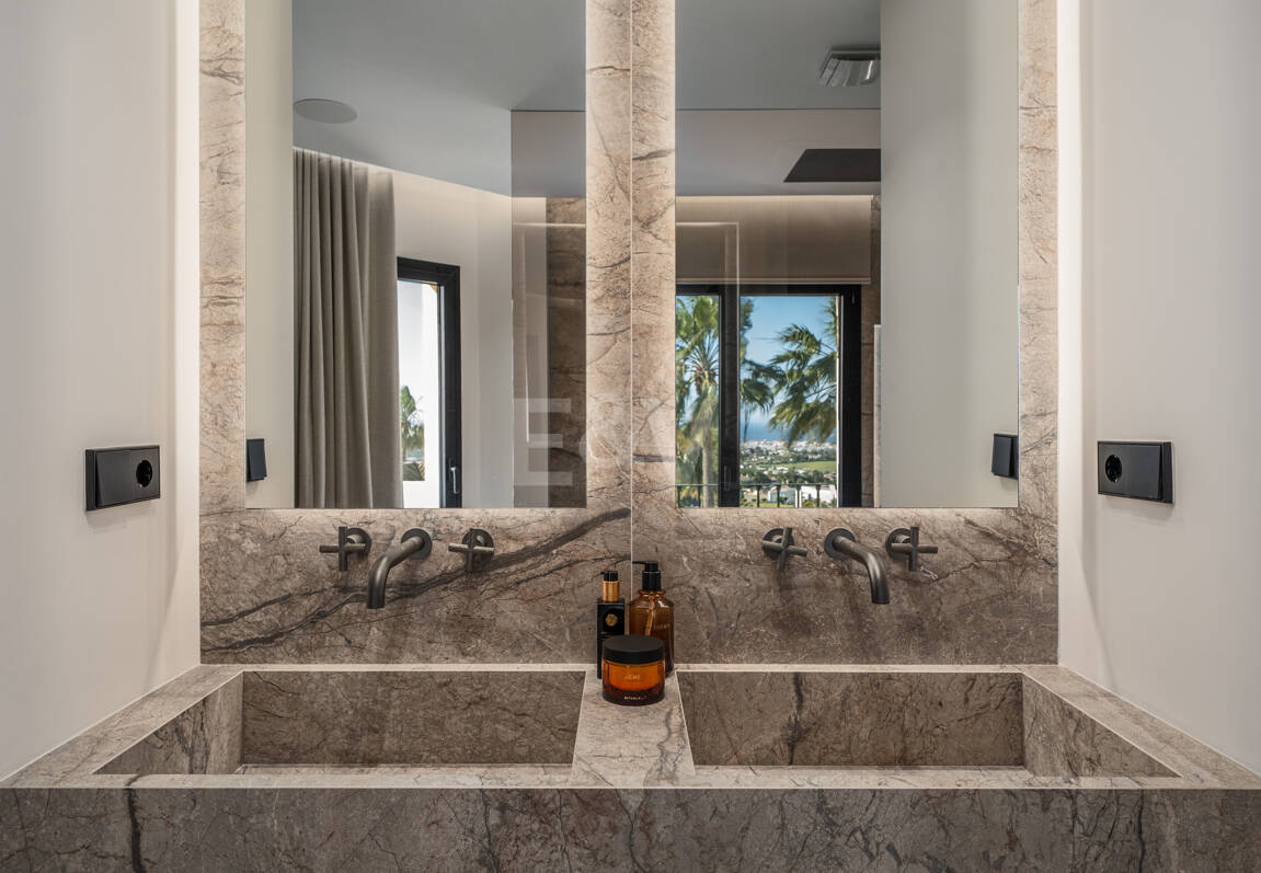 Renoverat radhus med havsutsikt i la Quinta Hills