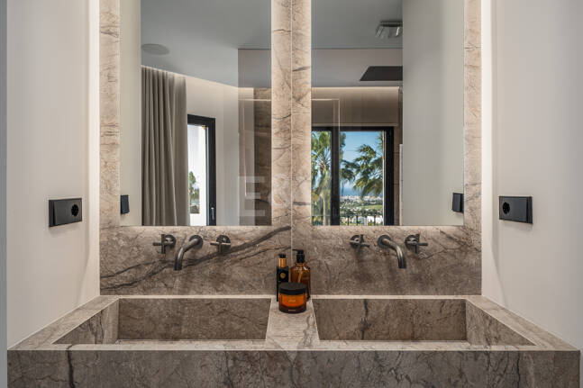 Renoverat radhus med havsutsikt i la Quinta Hills