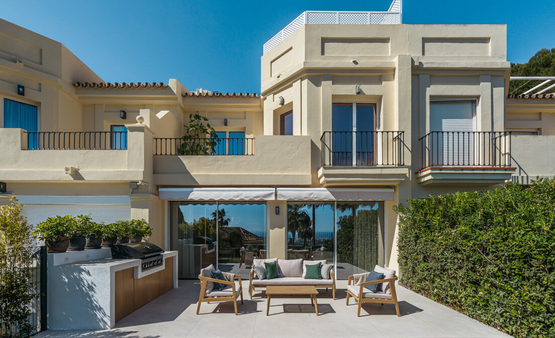 Renovated townhouse with sea views in la Quinta Hills