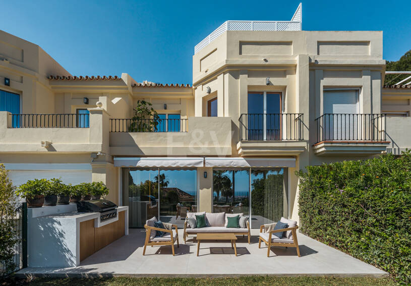 Renoverat radhus med havsutsikt i la Quinta Hills