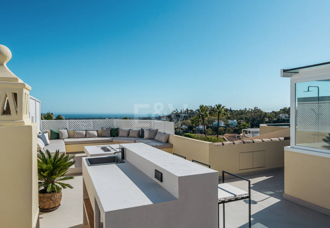 Renoverat radhus med havsutsikt i la Quinta Hills