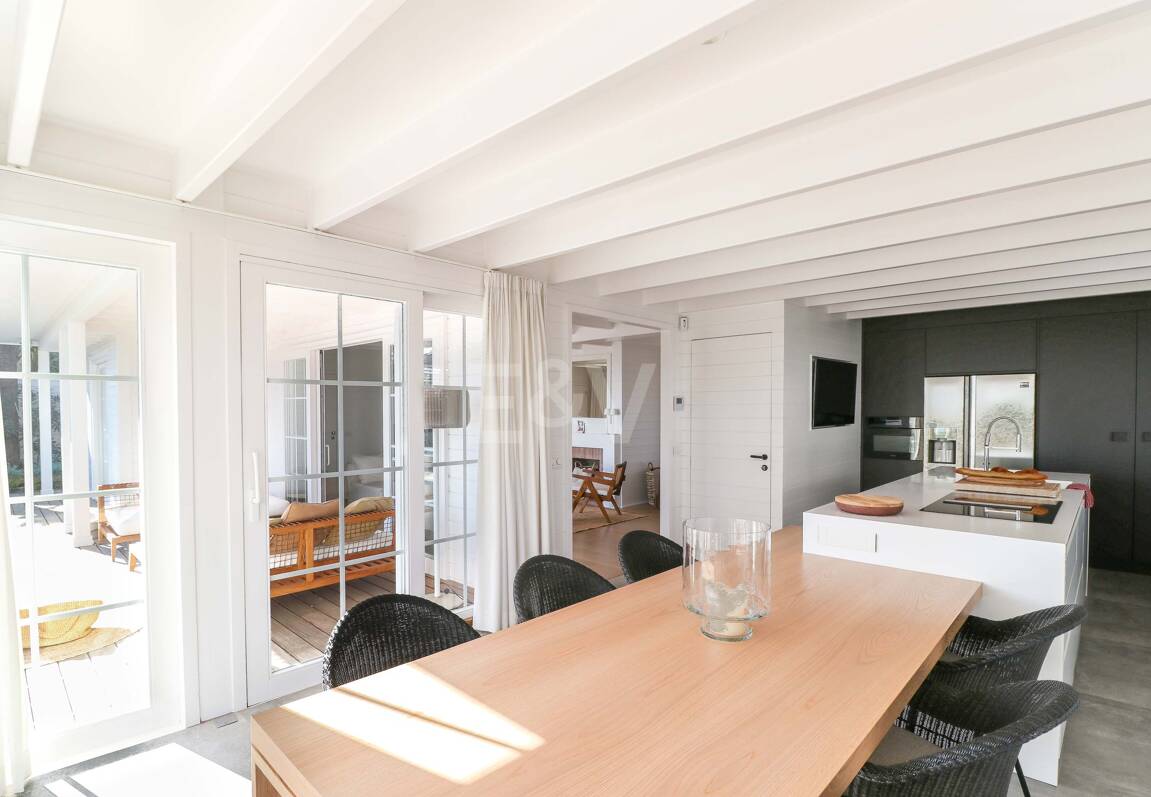 Villa with Nordic Charm and Mediterranean Views