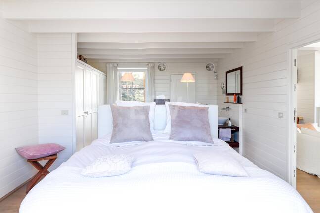 Villa with Nordic Charm and Mediterranean Views