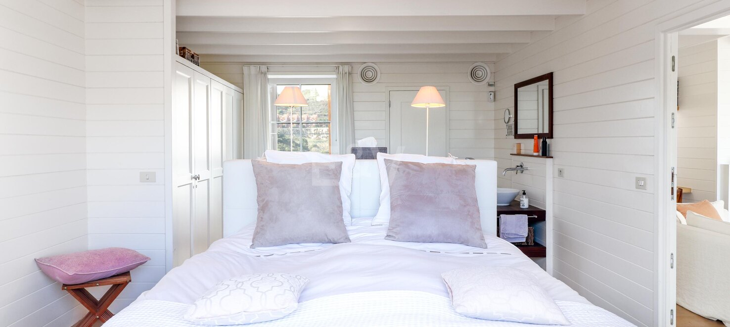 Villa with Nordic Charm and Mediterranean Views
