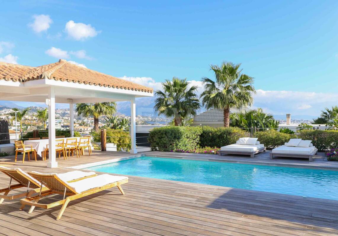 One Level Villa with Nordic Charm and Mediterranean Views