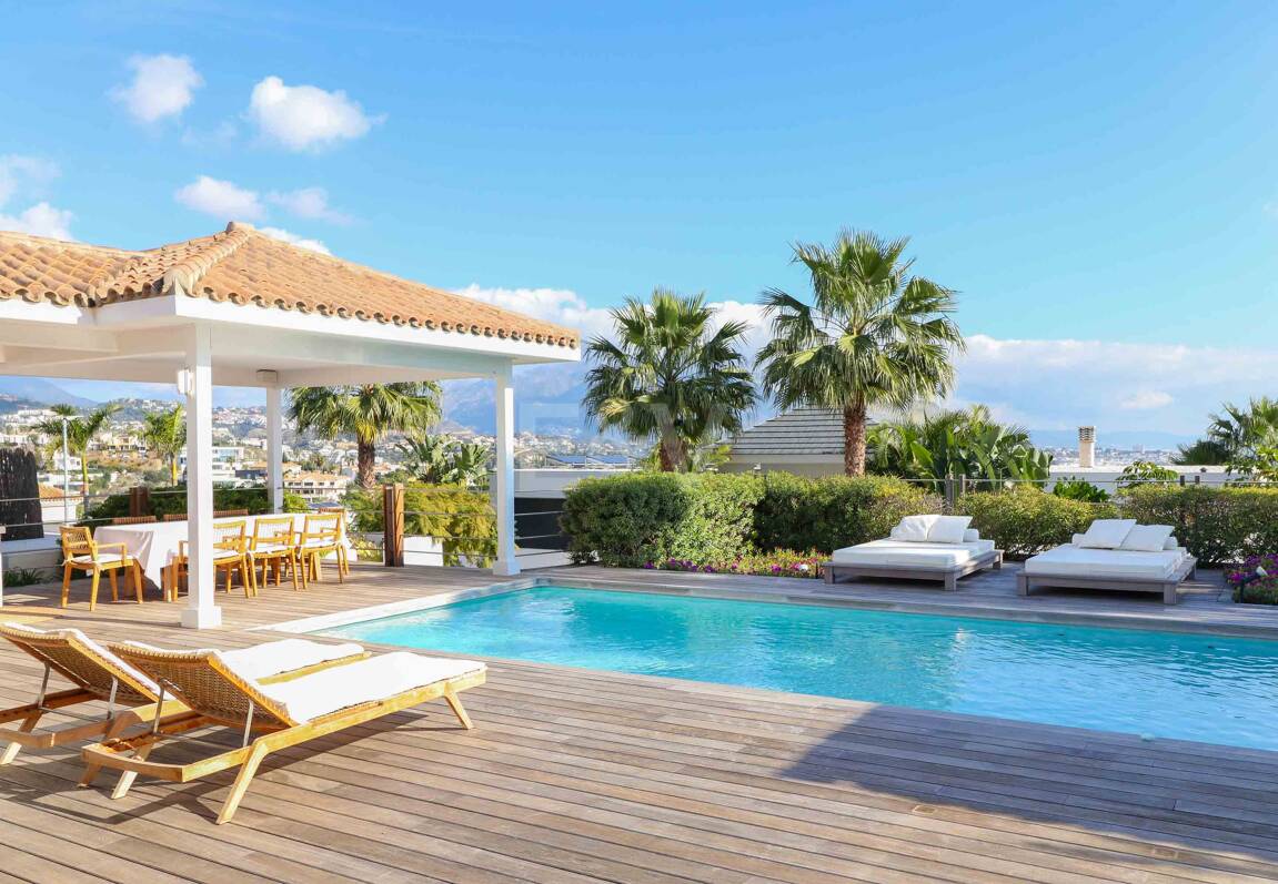 Villa with Nordic Charm and Mediterranean Views