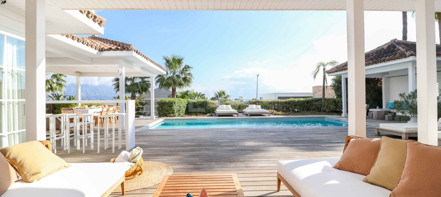 Villa with Nordic Charm and Mediterranean Views
