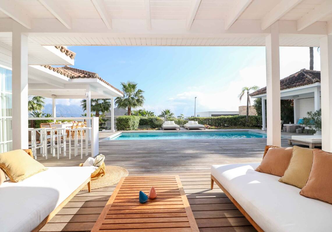 One Level Villa with Nordic Charm and Mediterranean Views