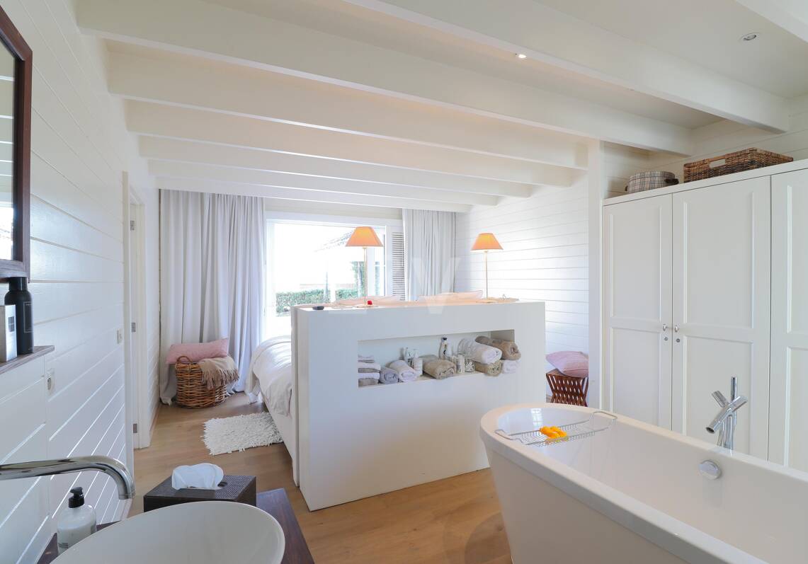 One Level Villa with Nordic Charm and Mediterranean Views
