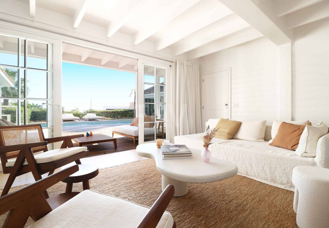 Villa with Nordic Charm and Mediterranean Views