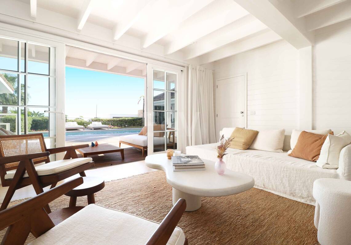 One Level Villa with Nordic Charm and Mediterranean Views