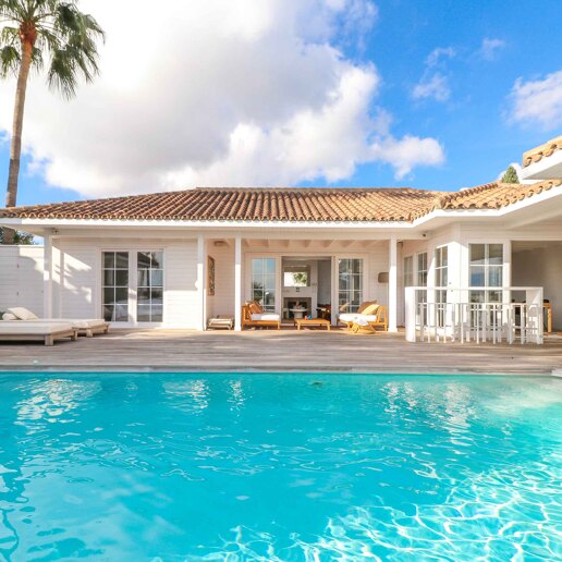 Villa with Nordic Charm and Mediterranean Views