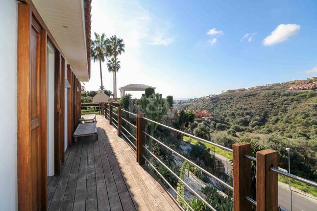 Villa with Nordic Charm and Mediterranean Views