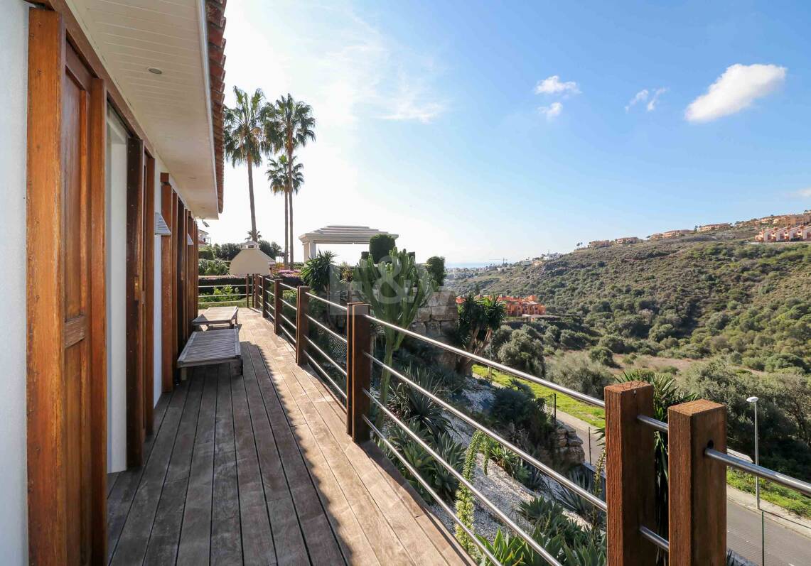 One Level Villa with Nordic Charm and Mediterranean Views