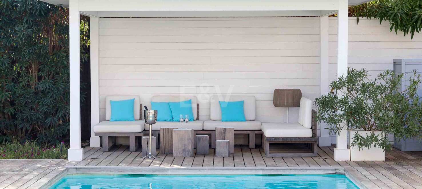 Villa with Nordic Charm and Mediterranean Views
