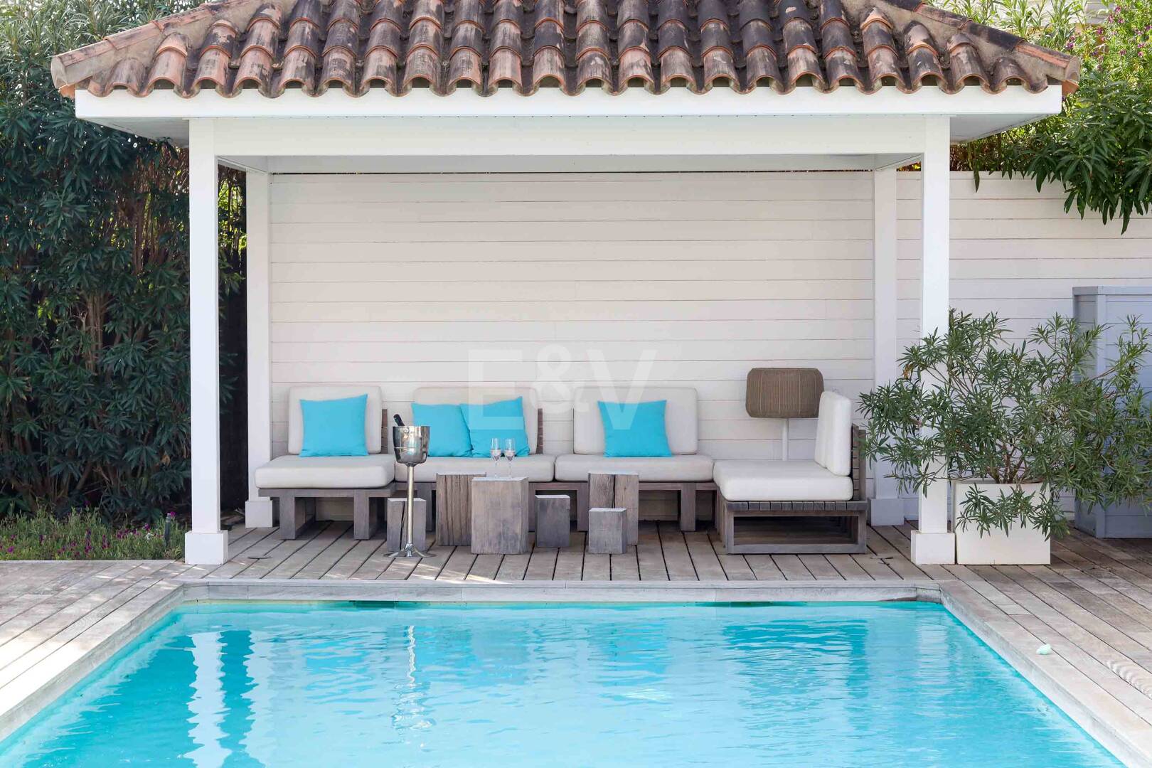 Villa with Nordic Charm and Mediterranean Views