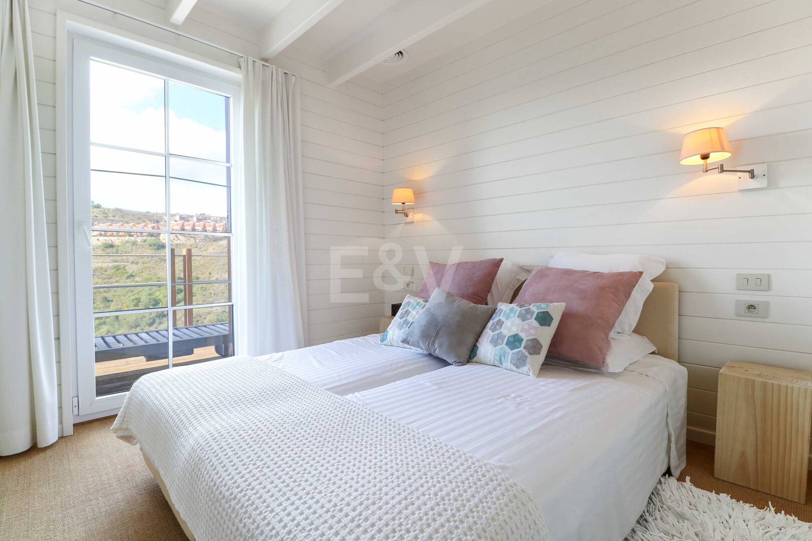 Villa with Nordic Charm and Mediterranean Views