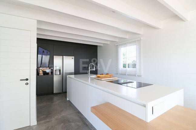 Villa with Nordic Charm and Mediterranean Views