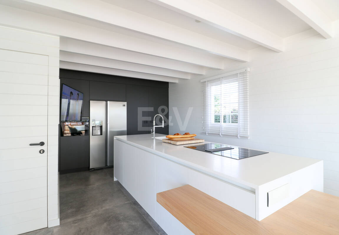 Villa with Nordic Charm and Mediterranean Views