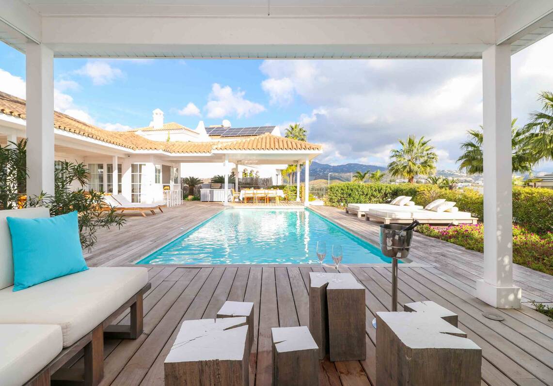 One Level Villa with Nordic Charm and Mediterranean Views