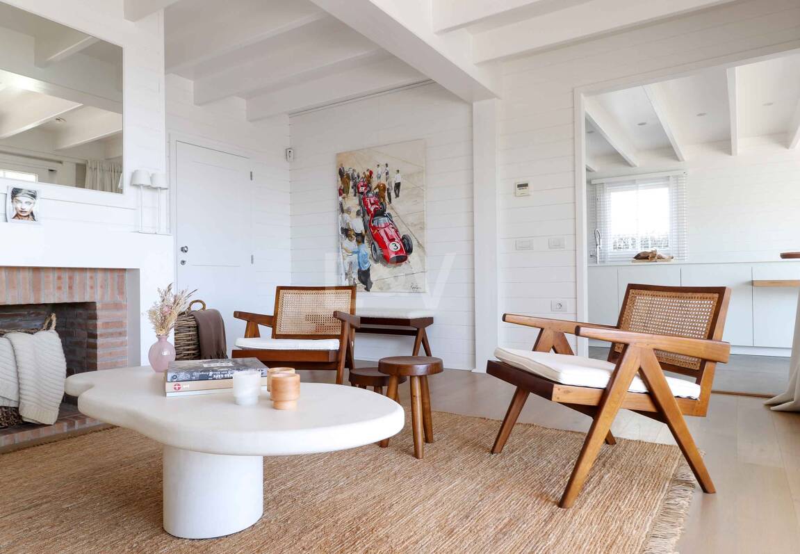 Villa with Nordic Charm and Mediterranean Views