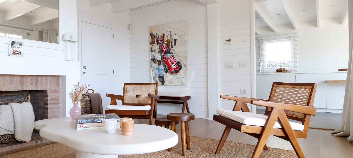 Villa with Nordic Charm and Mediterranean Views