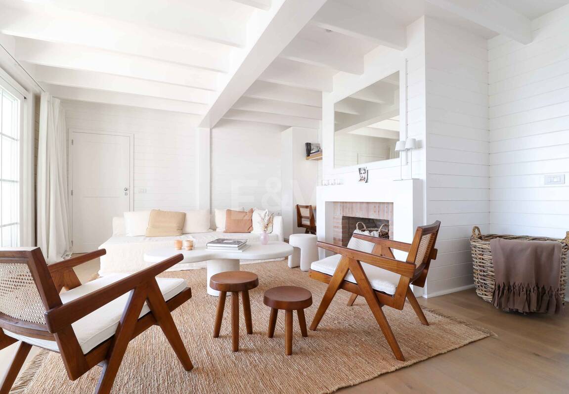 Villa with Nordic Charm and Mediterranean Views