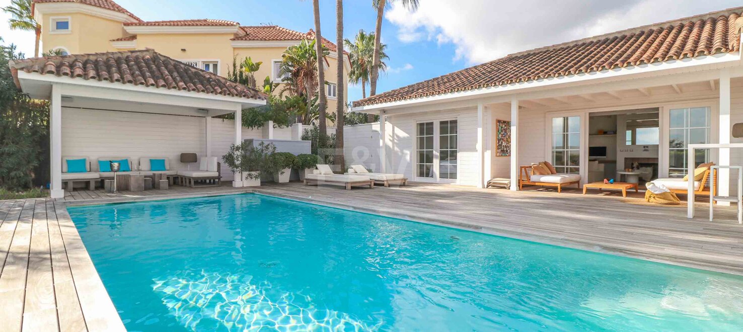 Villa with Nordic Charm and Mediterranean Views