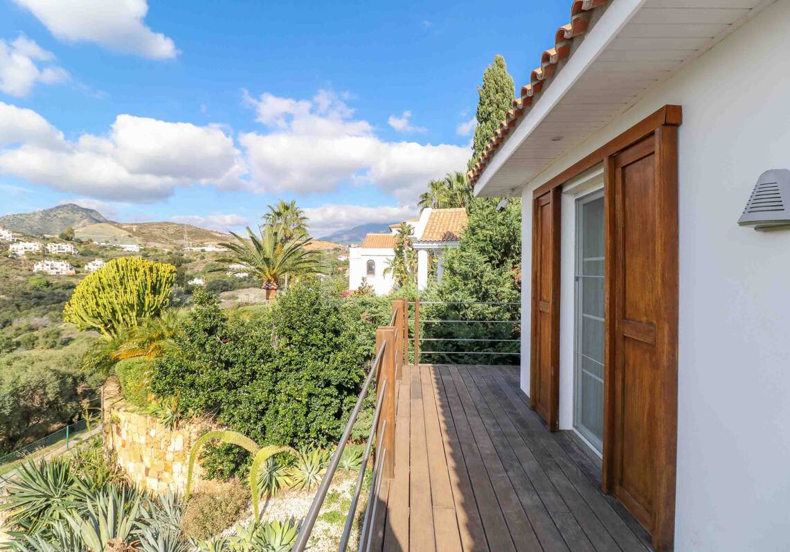 One Level Villa with Nordic Charm and Mediterranean Views