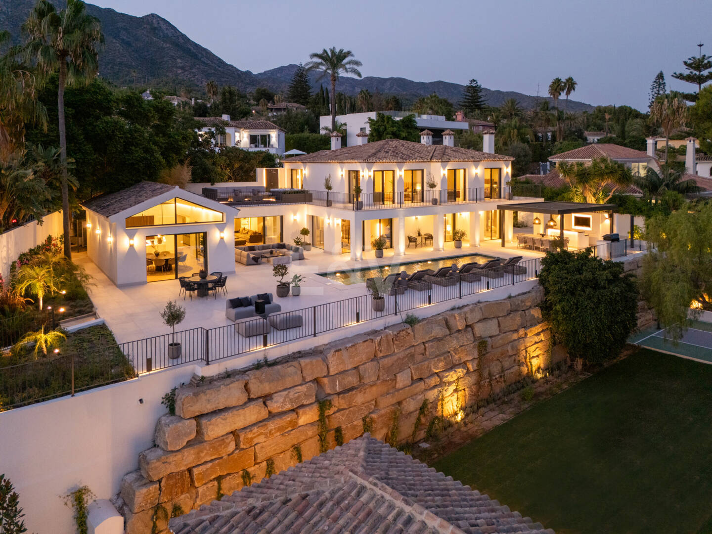 Villa Rocío – Zeitgenössische Andalusische Eleganz an Marbellas Goldener Meile