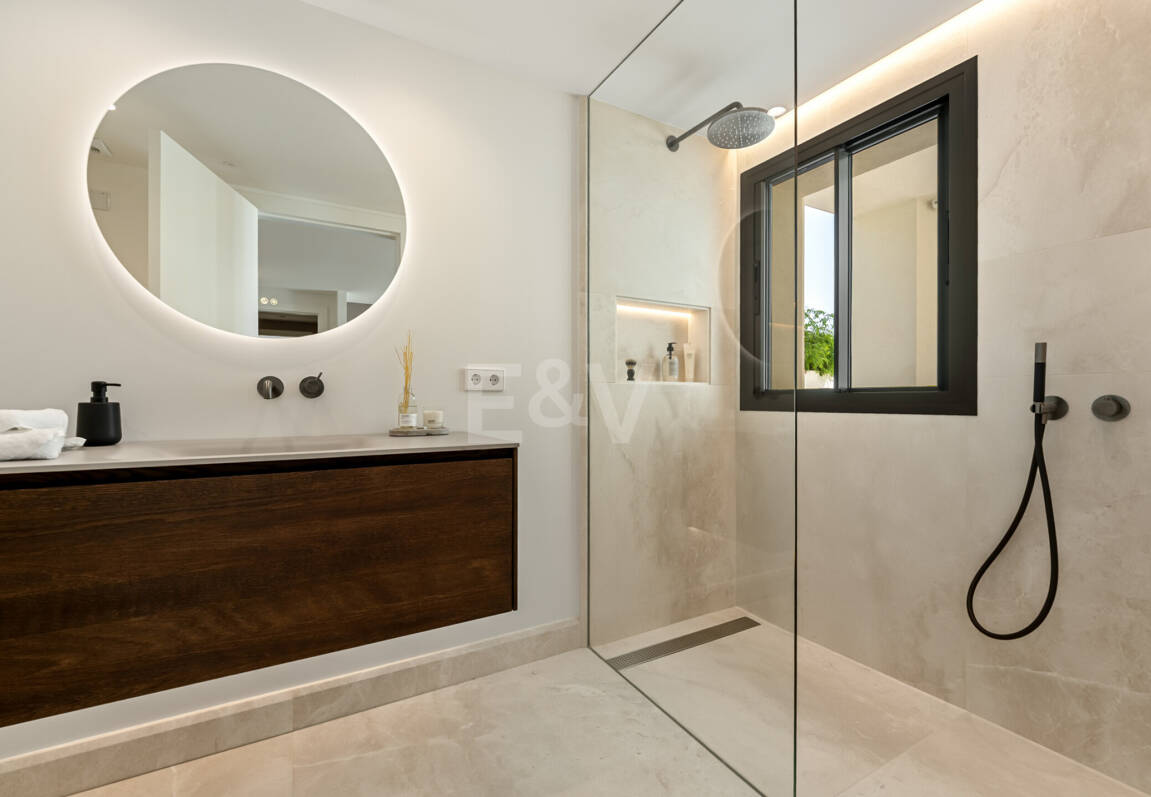 Villa Rocío – Zeitgenössische Andalusische Eleganz an Marbellas Goldener Meile