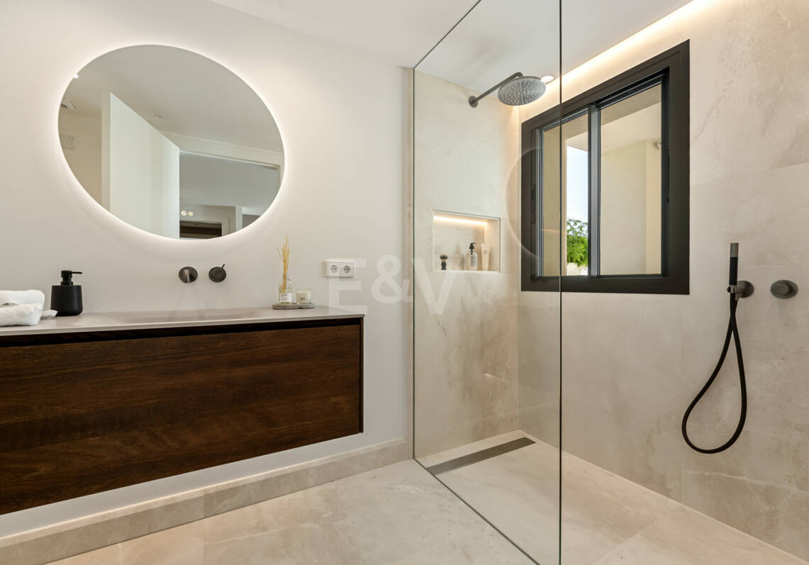 Villa Rocío – Élégance andalouse contemporaine sur Marbella