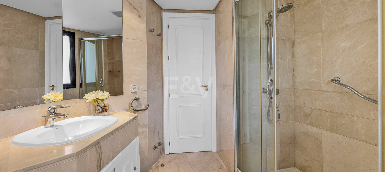 Appartement Duplex à Lomas de Marbella Club avec grande terrasse