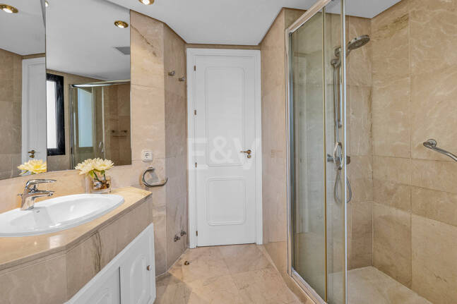 Appartement Duplex à Lomas de Marbella Club avec grande terrasse