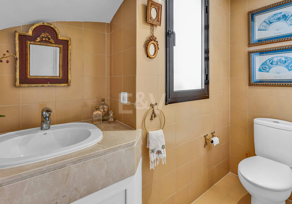 Maisonettewohnung in Lomas de Marbella Club mit großer Terrasse