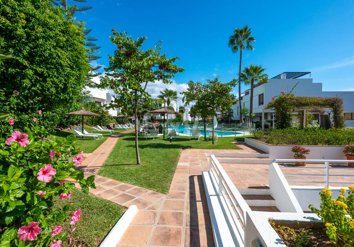 Maisonettewohnung in Lomas de Marbella Club mit großer Terrasse