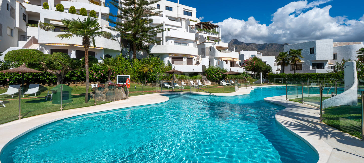 Duplex lägenhet i Lomas de Marbella Club med stor terrass